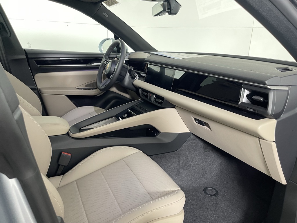 2025 Porsche Macan Electric 4 photo 15