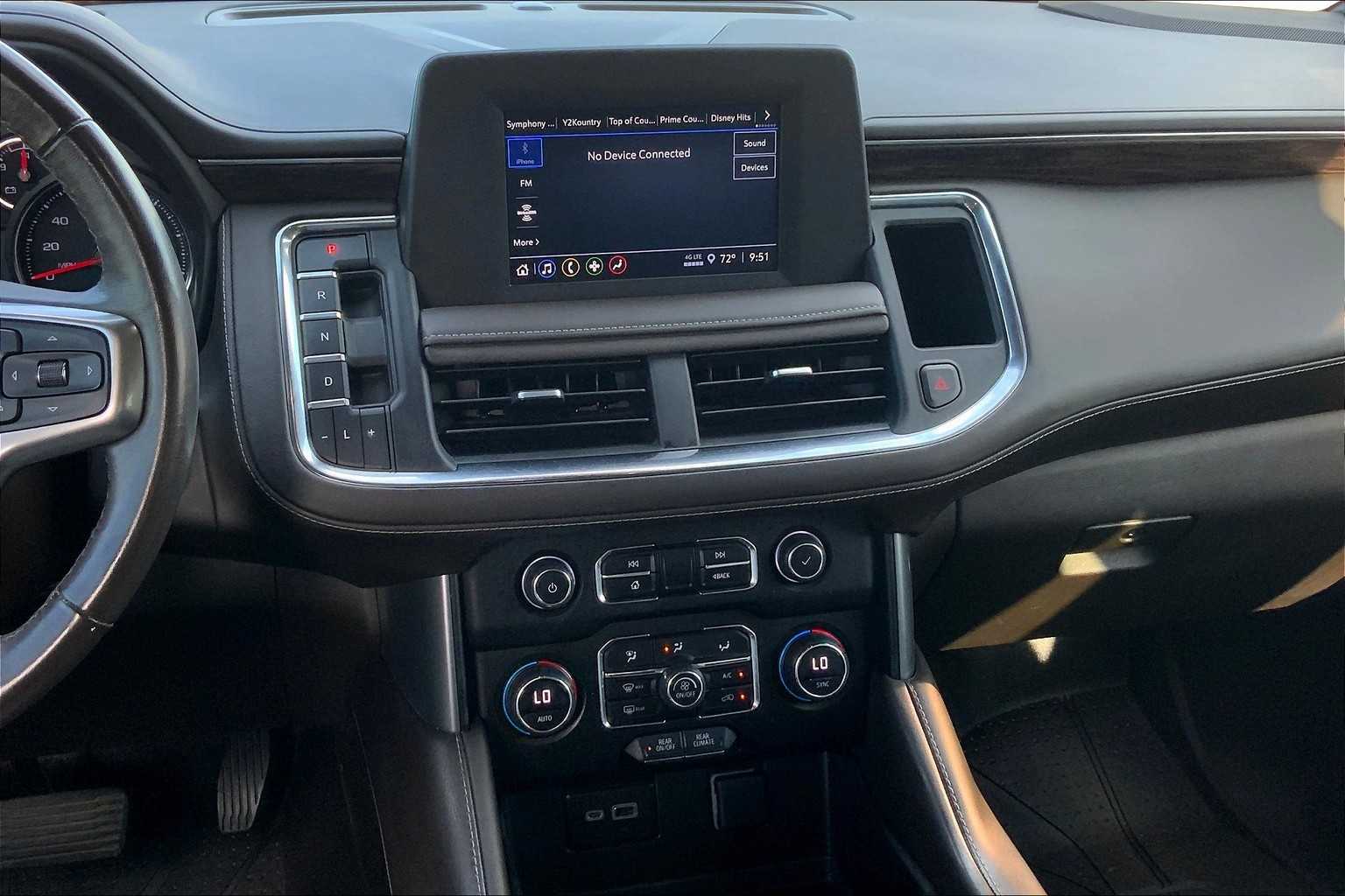2023 Chevrolet Suburban LS photo 4