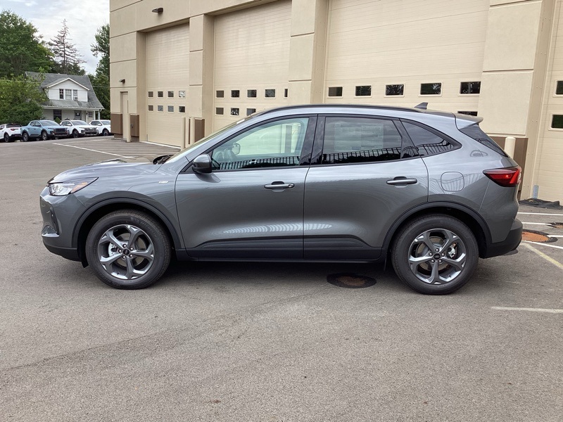 2025 Ford Escape Hybrid ST-Line Select photo 4