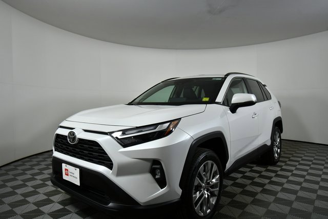 2024 Toyota RAV4 XLE Premium photo 2