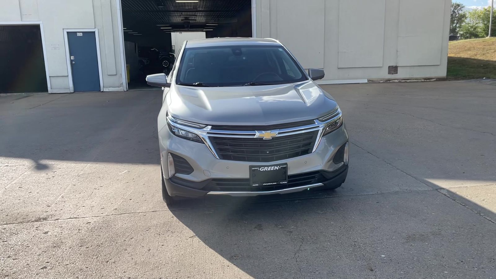 2023 Chevrolet Equinox LT photo 3