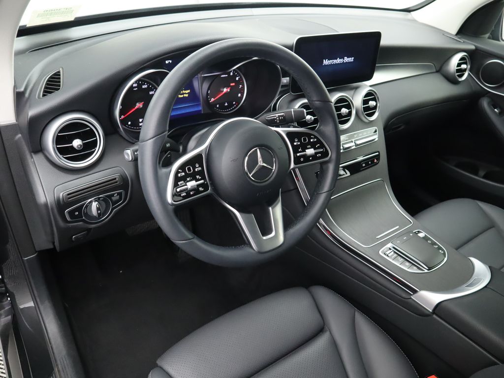 2022 Mercedes Benz GLC 300 photo 8