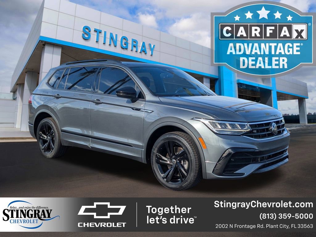2023 Volkswagen Tiguan SE R-LINE BLACK's photo