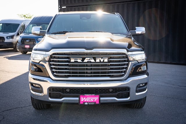 2025 Ram 1500 Laramie photo 3
