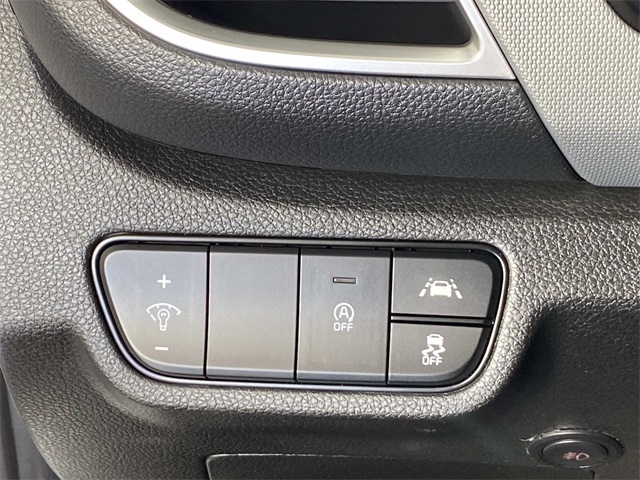 2023 Kia Seltos LX photo 13