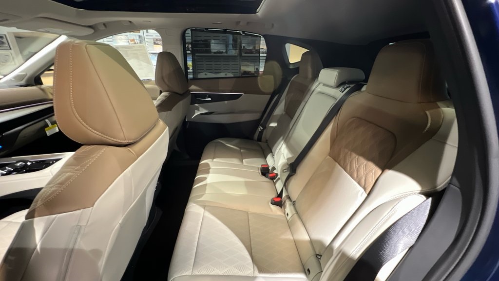 2025 Nissan Murano Platinum photo 9