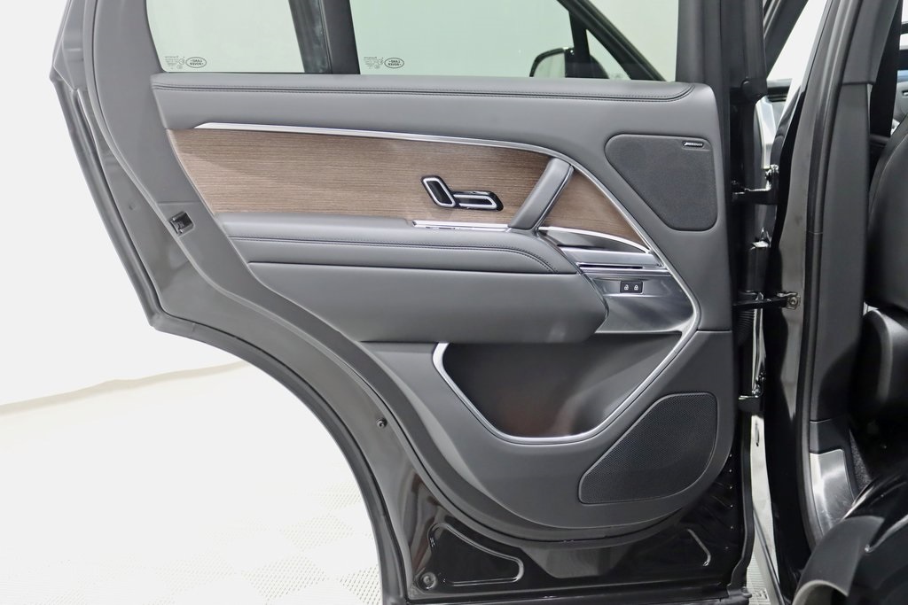 2023 Land Rover Range Rover SE photo 35