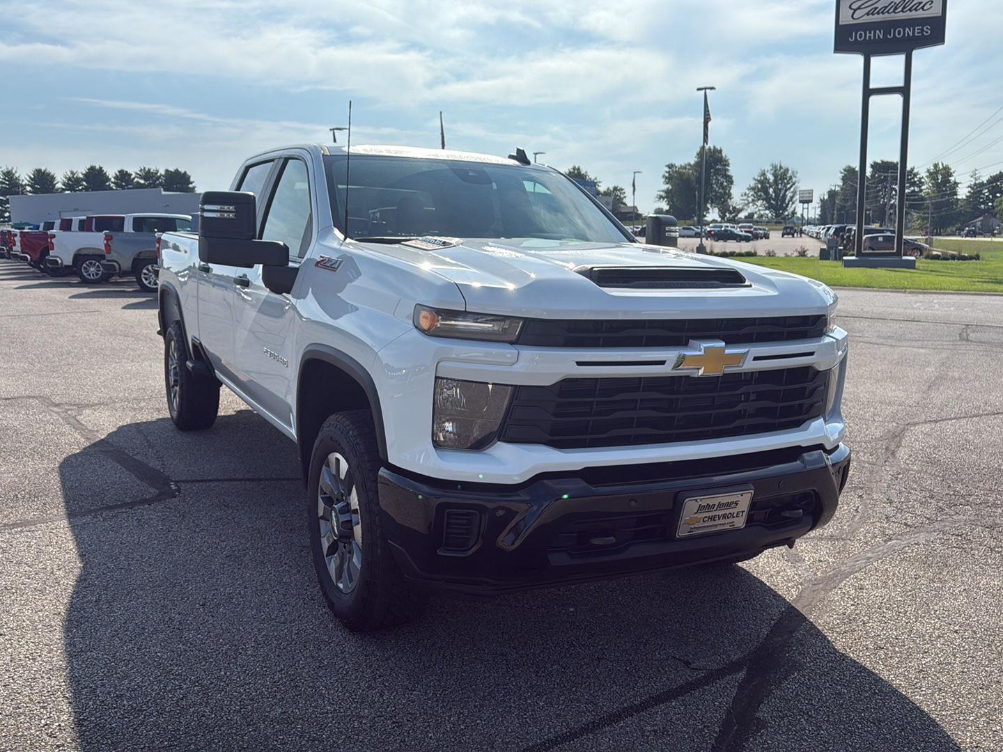 2026 Chevrolet Silverado 2500HD Custom photo 2