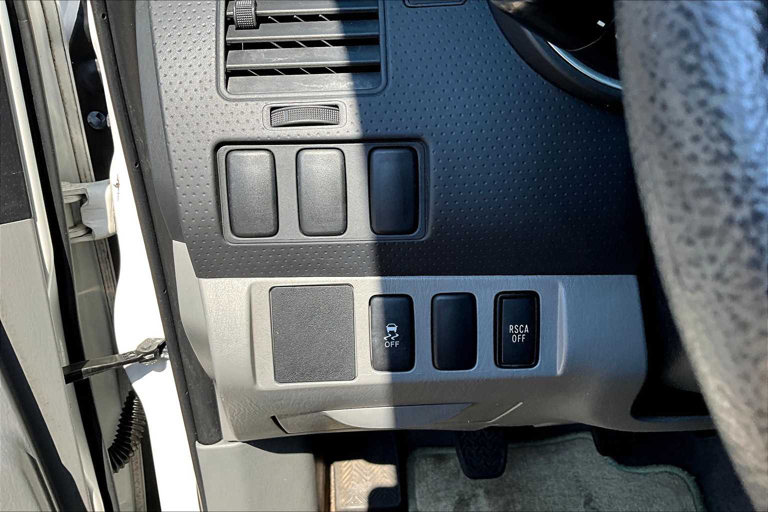 2010 Toyota Tacoma LE photo 25