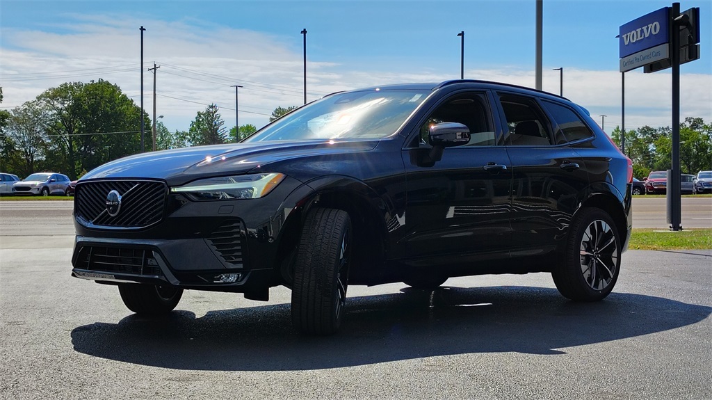 2026 Volvo XC60 B5 Plus photo 5