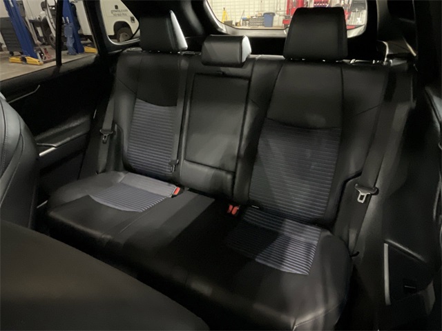 2019 Toyota RAV4 Hybrid XSE photo 26