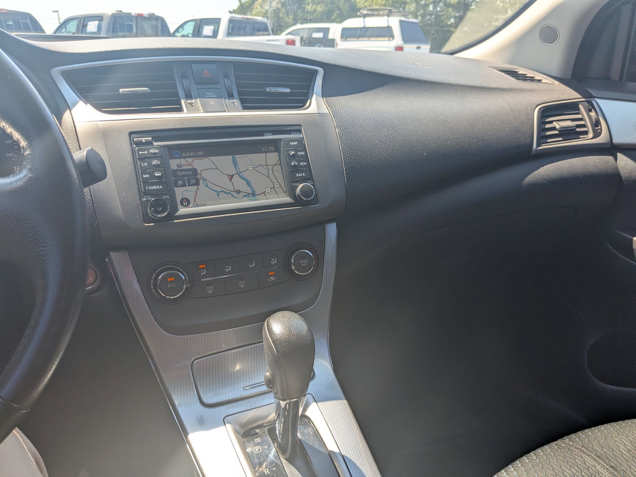 2013 Nissan Sentra SR photo 19