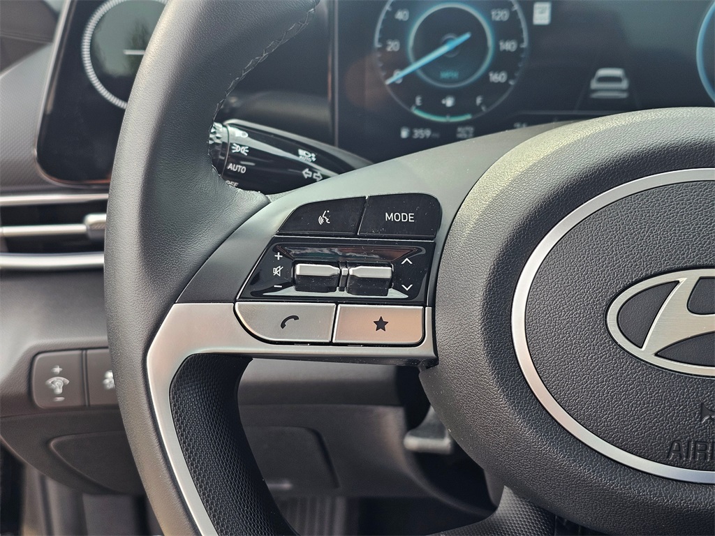 2024 Hyundai Elantra SEL Convenience photo 28