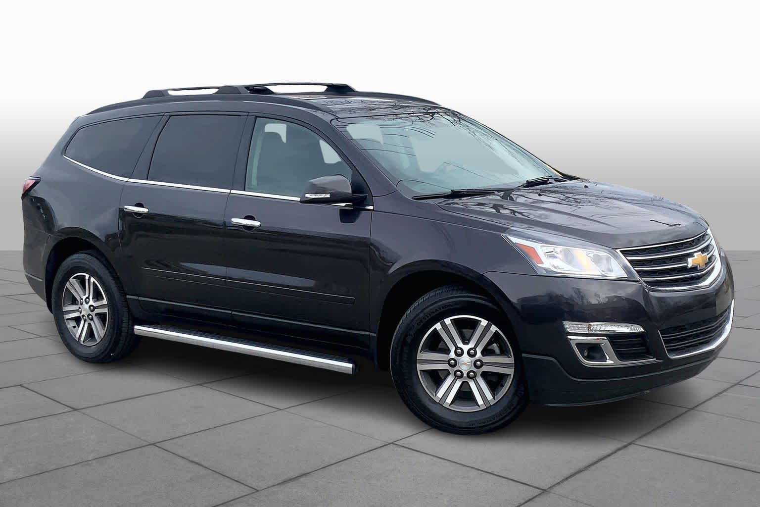 Used 2017 Chevrolet Traverse 2LT with VIN 1GNKVHKD6HJ193695 for sale in Kansas City