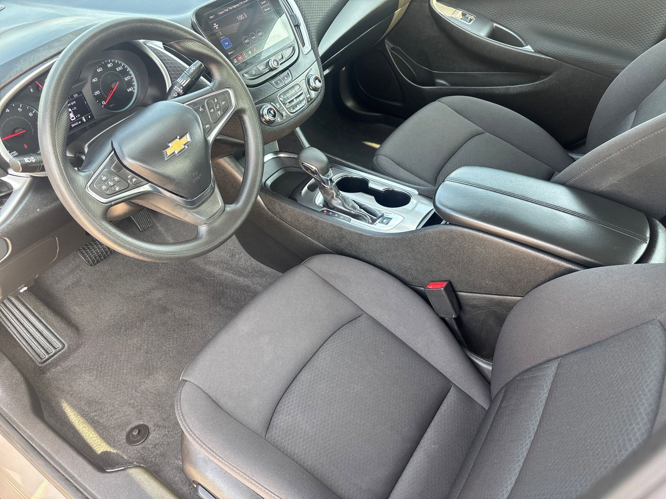 2023 Chevrolet Malibu 1LT photo 3
