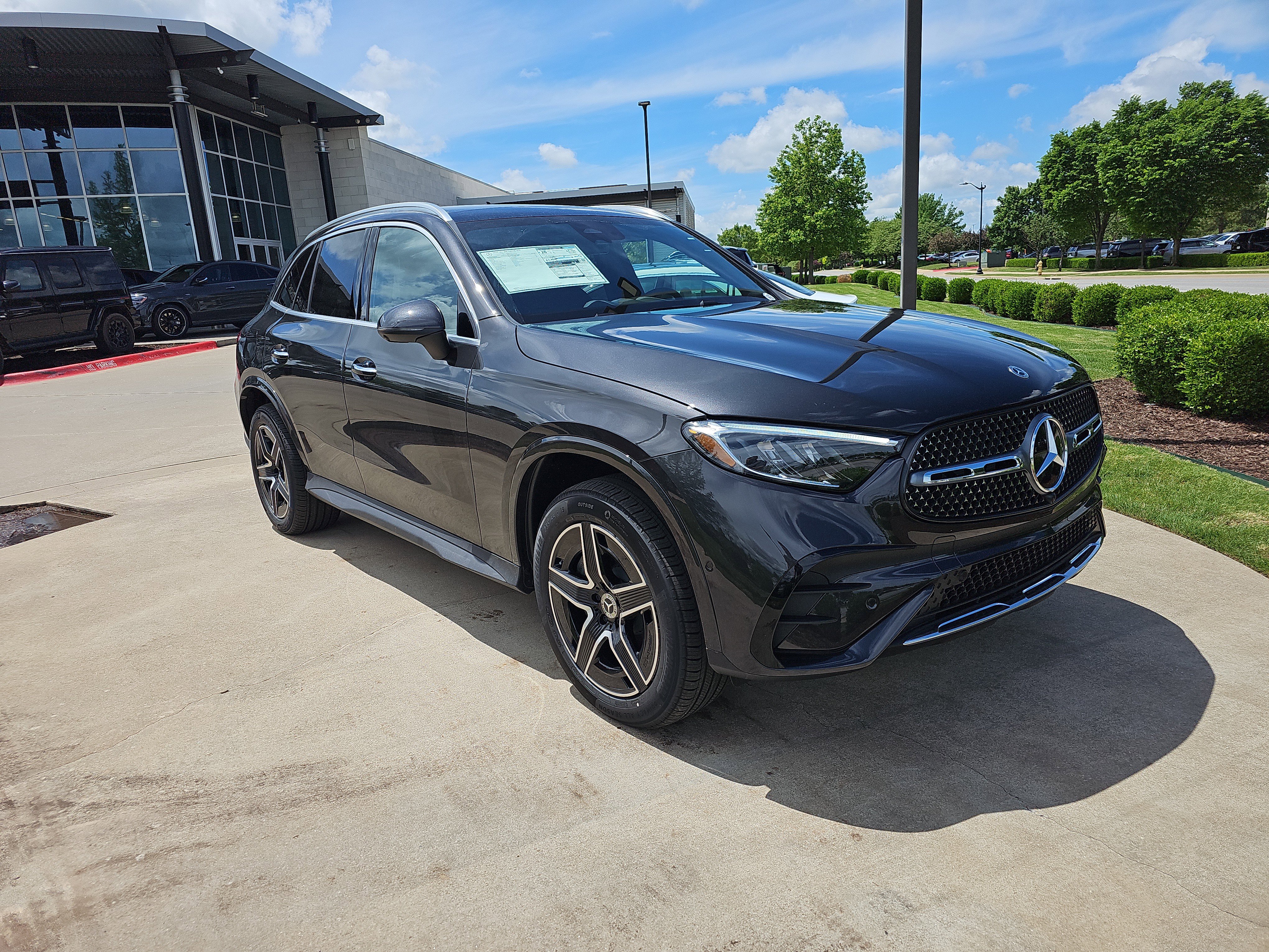 2025 Mercedes-Benz GLC Base's photo