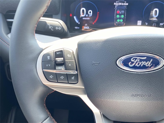2025 Ford Explorer photo 14