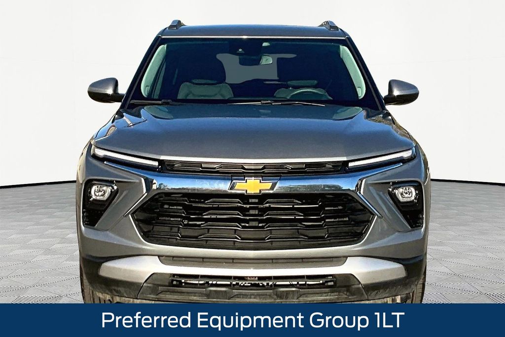 2024 Chevrolet Trailblazer LT photo 2