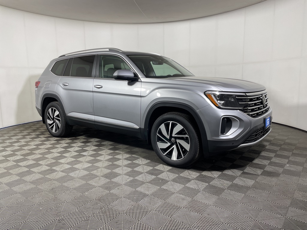 2025 Volkswagen Atlas SE Technology photo 2