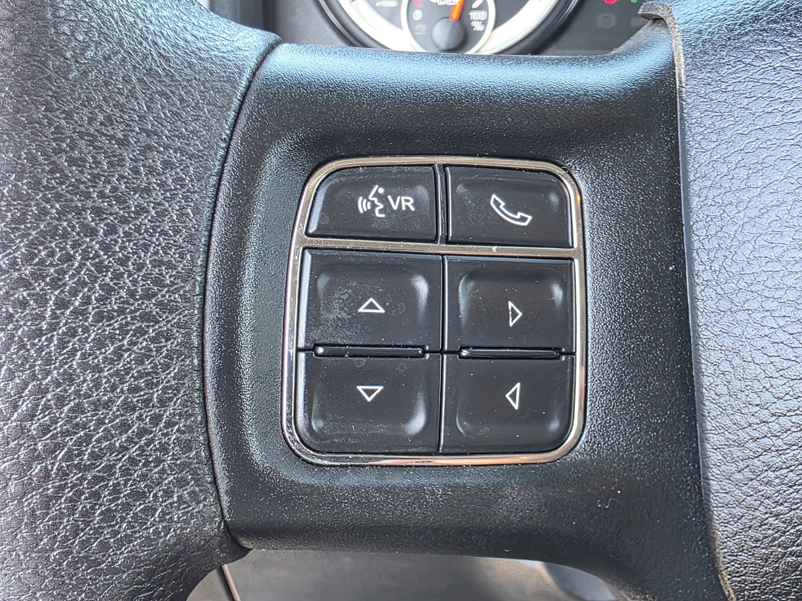 2018 Ram 2500 SLT photo 35