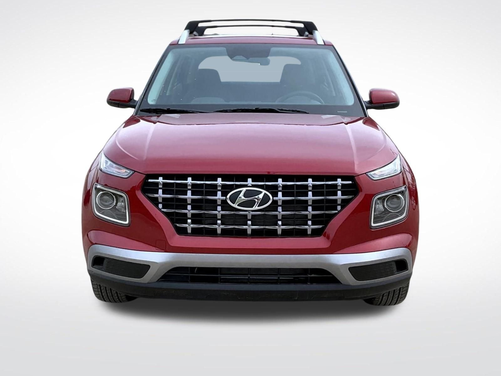 2025 Hyundai Venue SEL photo 2