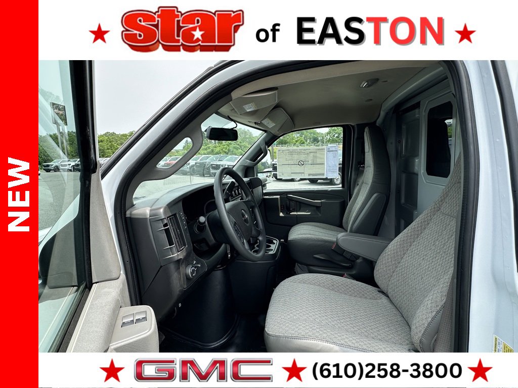 2025 Gmc Savana Cutaway 3500 photo 9