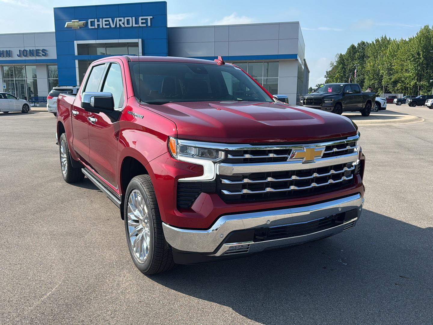 2025 Chevrolet Silverado 1500 LTZ photo 2