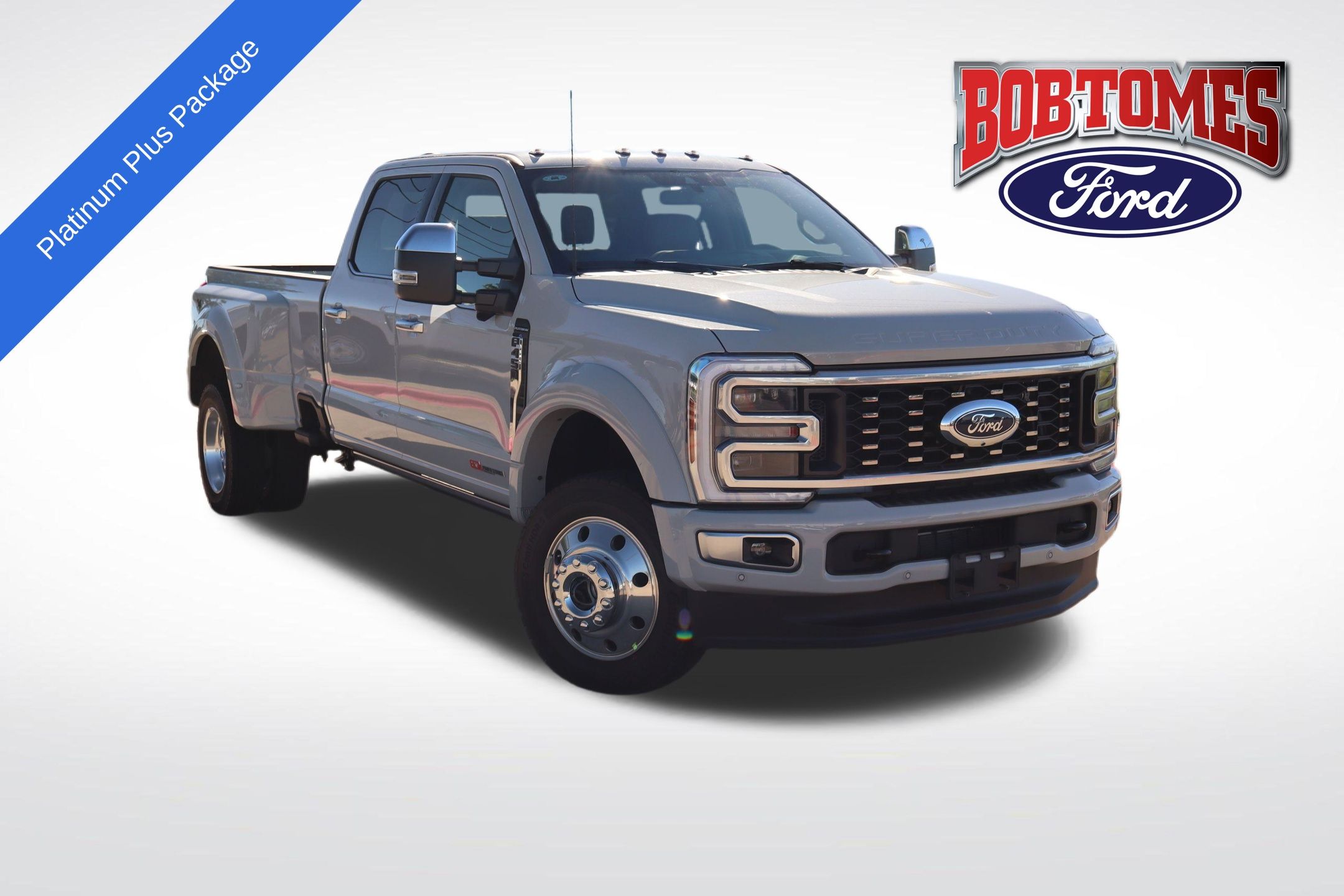 2025 Ford F-450 Super Duty Platinum's photo