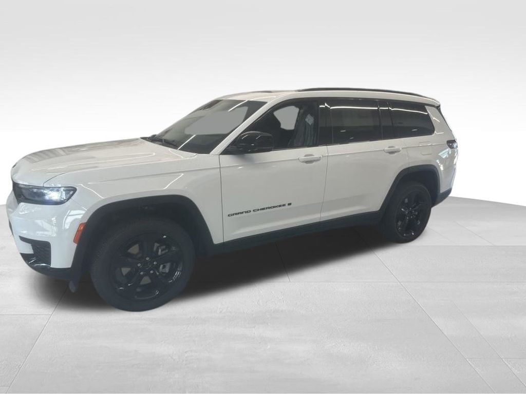 2025 Jeep Grand Cherokee Altitude X photo 3