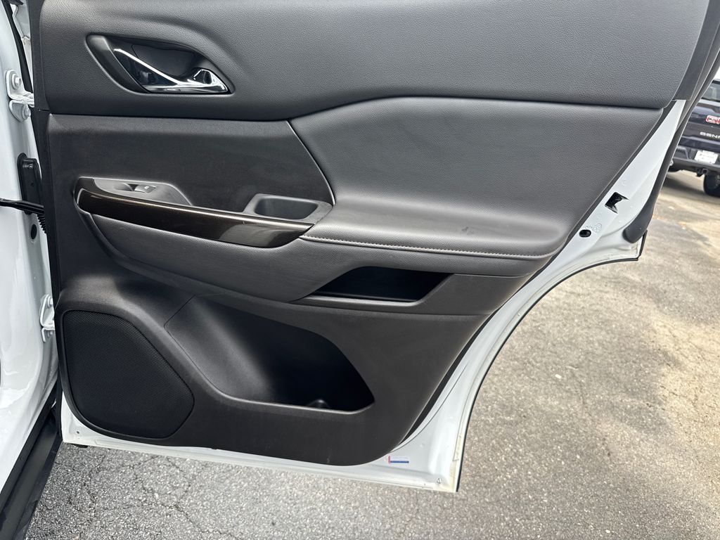 2023 Gmc Acadia AT4 photo 11