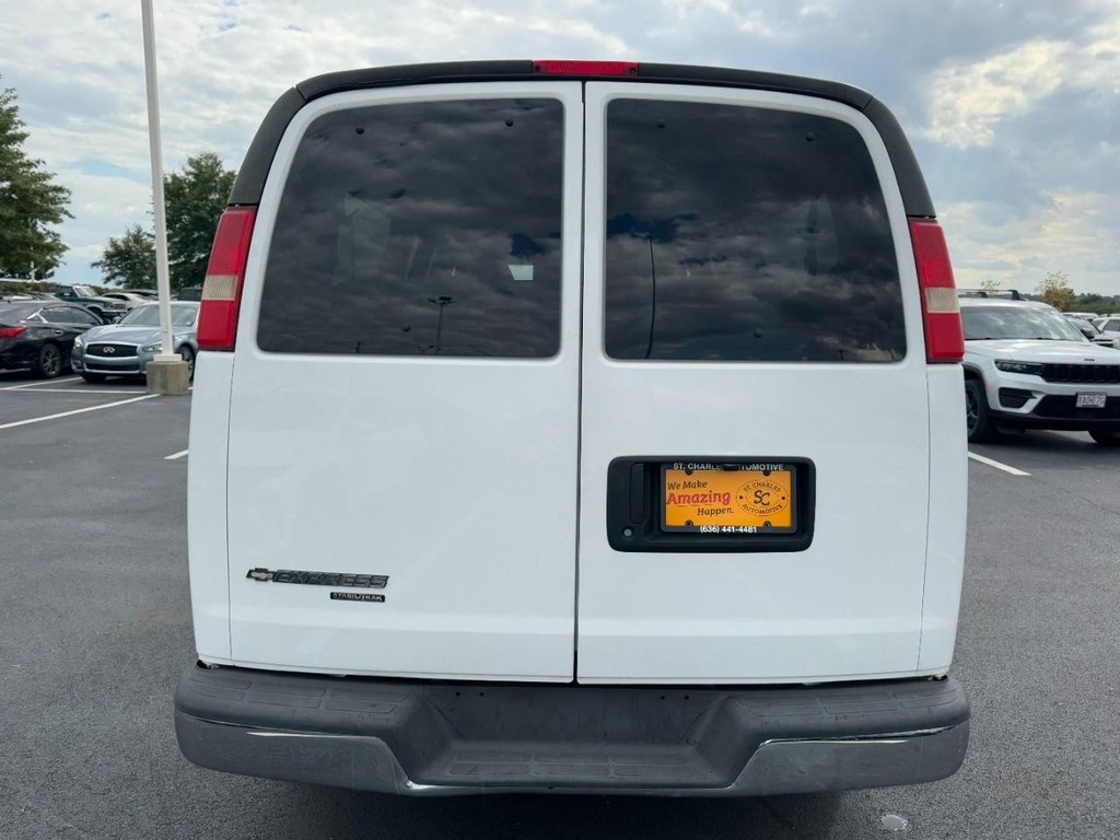 2014 Chevrolet Express 3500 LT photo 3