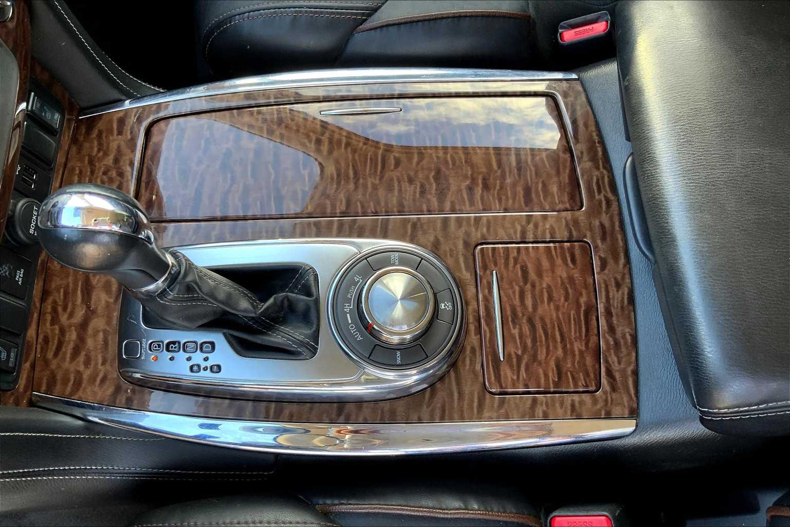 2020 Nissan Armada SL photo 15