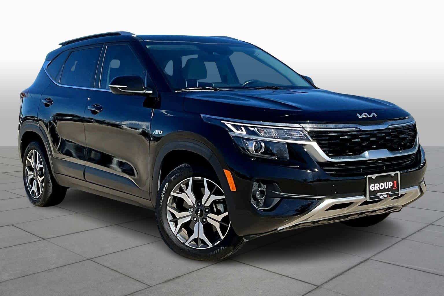 2023 Kia Seltos EX photo 2