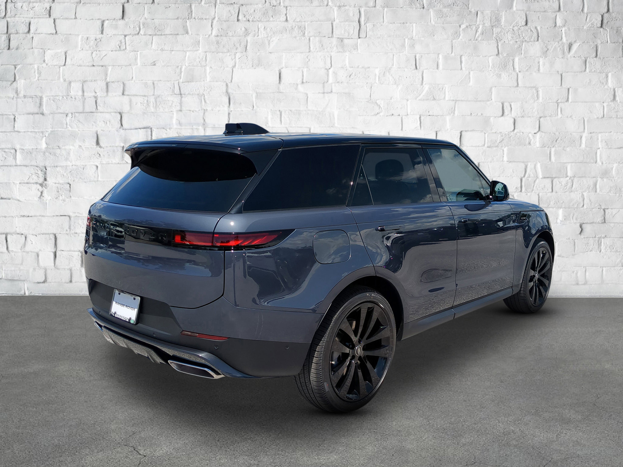 2025 Land Rover Range Rover Sport SE photo 3