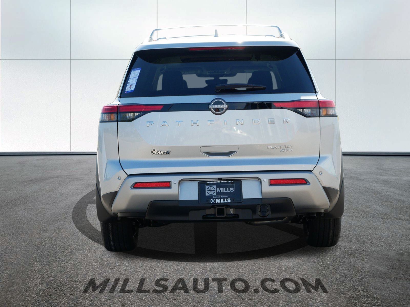2025 Nissan Pathfinder Platinum photo 4