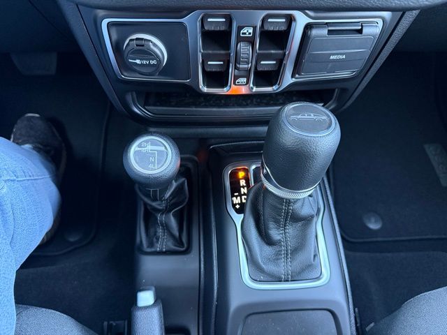 2025 Jeep Gladiator Sport photo 20