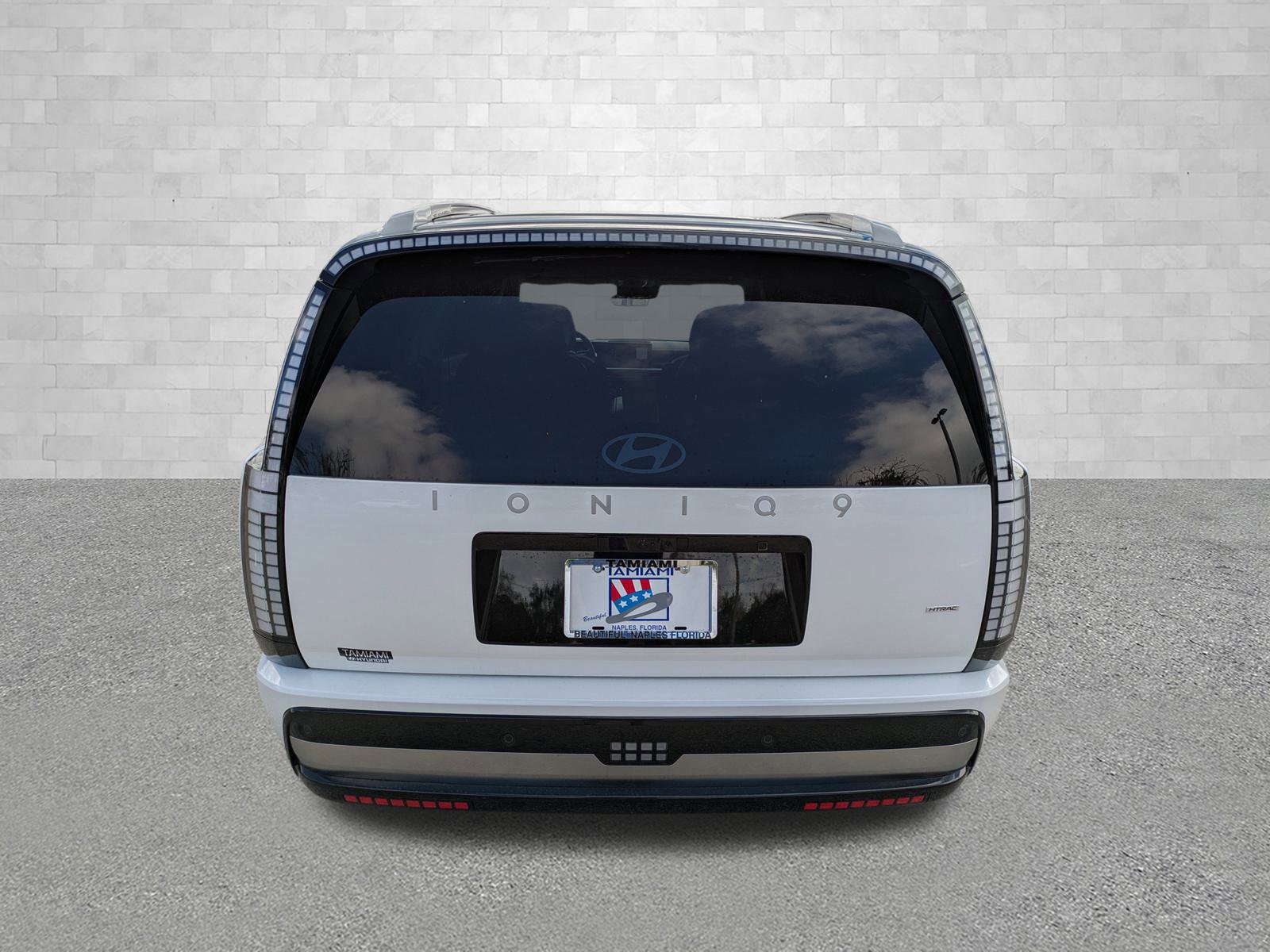 2026 Hyundai Ioniq photo 3