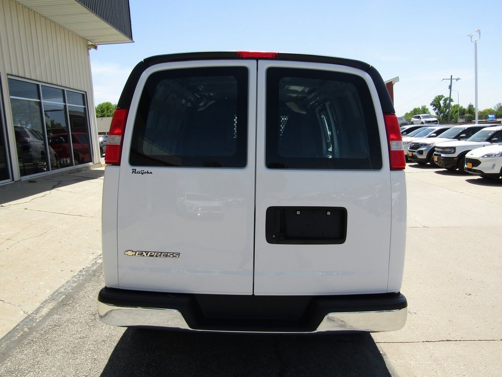 2023 Chevrolet Express 2500 Work Van photo 4