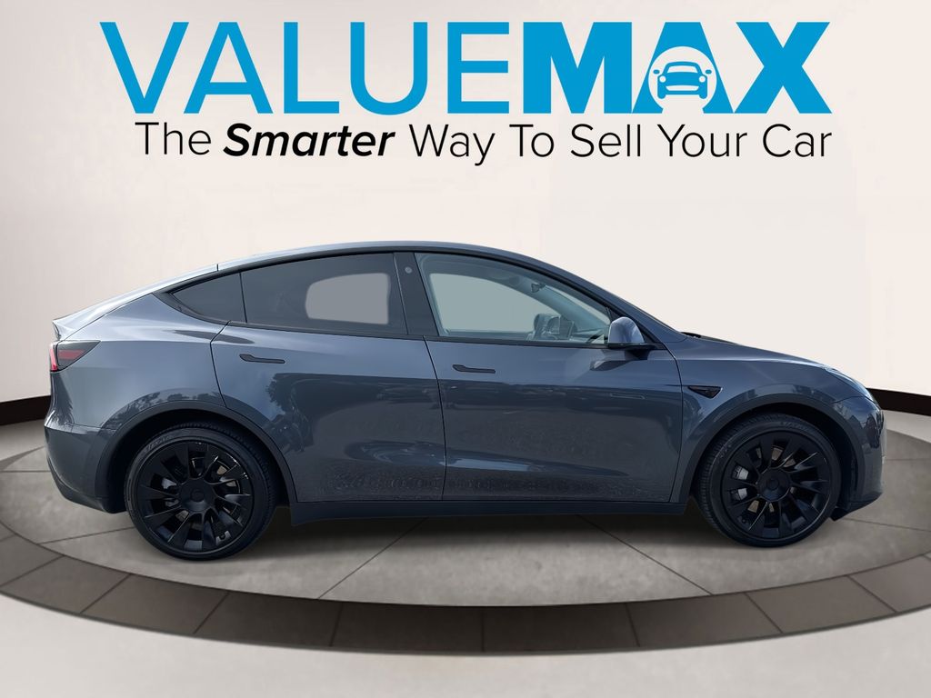 2022 Tesla Model Y Long Range photo 2