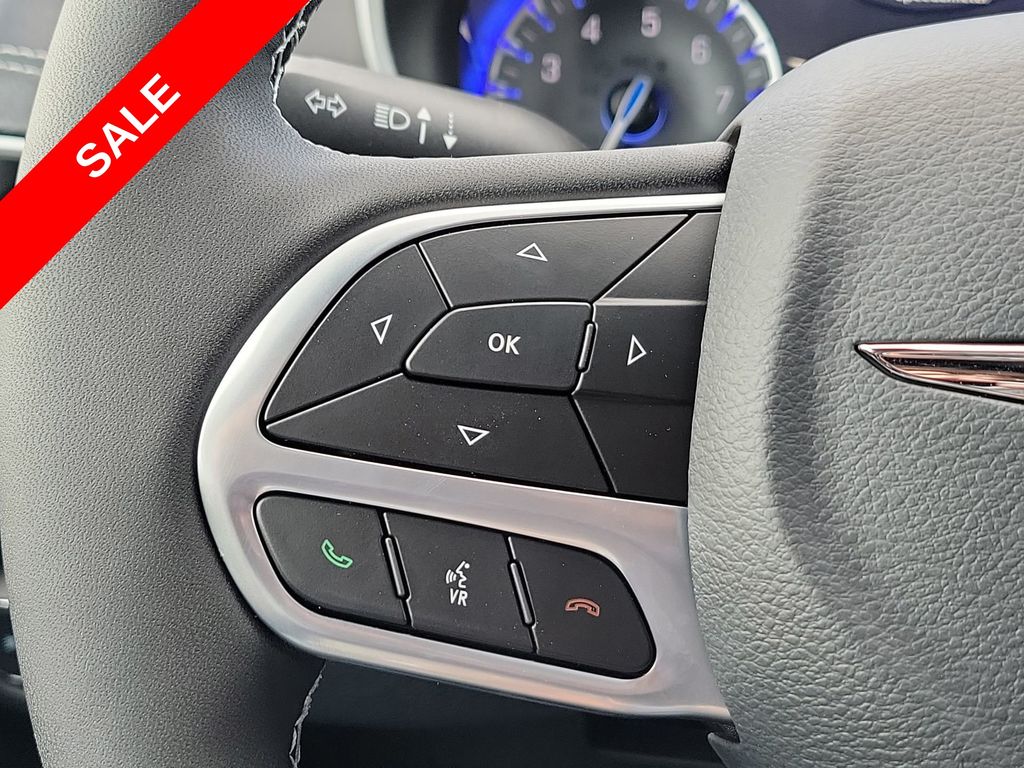 2025 Chrysler Pacifica photo 33