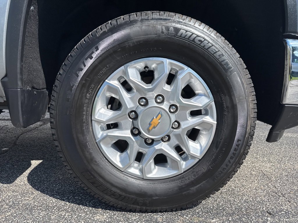 2025 Chevrolet Silverado 3500HD LTZ photo 9