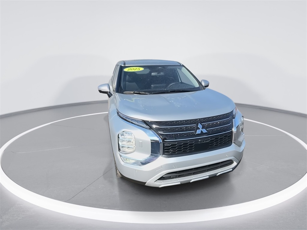 2025 Mitsubishi Outlander PHEV SE photo 3