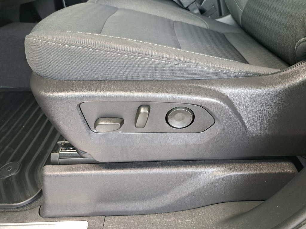 2025 Chevrolet Silverado 1500 LT photo 19
