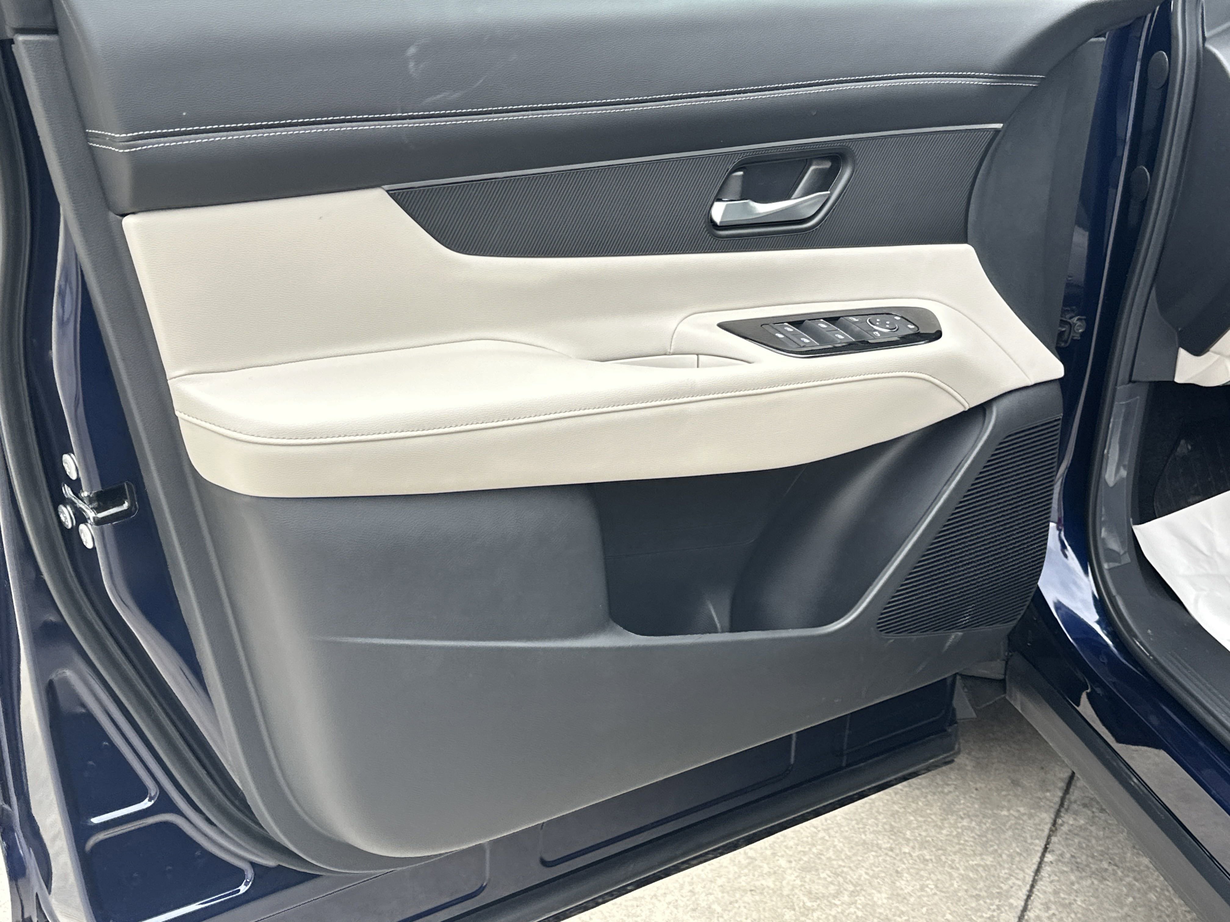 2025 Nissan Murano SV photo 6