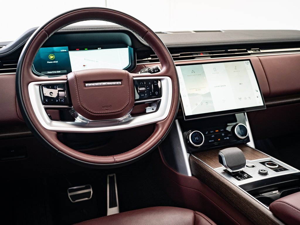 2023 Land Rover Range Rover SE photo 4