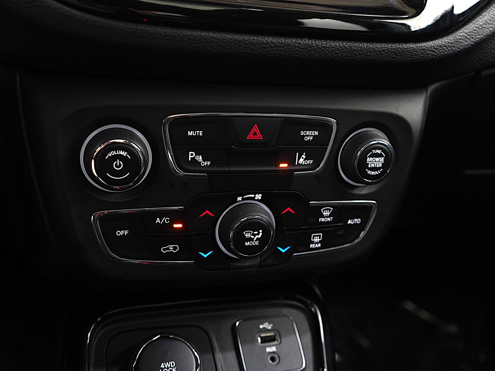 2018 Jeep Compass Limited photo 17