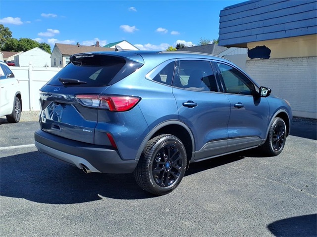 2020 Ford Escape SE photo 3
