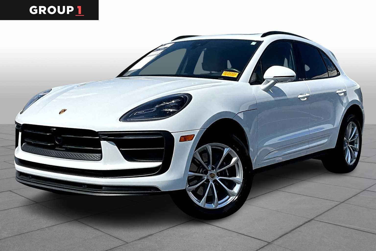 2025 Porsche Macan Base