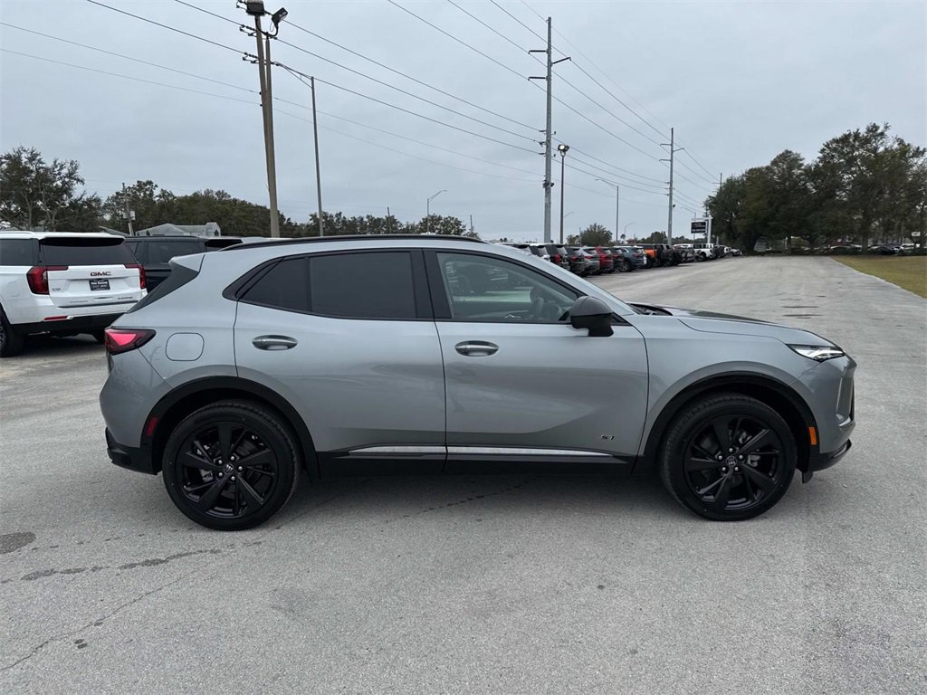 2025 Buick Envision Sport Touring photo 4