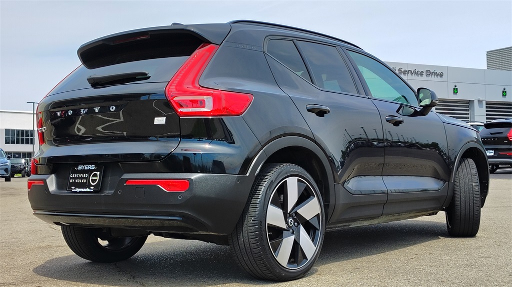 2023 Volvo XC40 Recharge Ultimate photo 2
